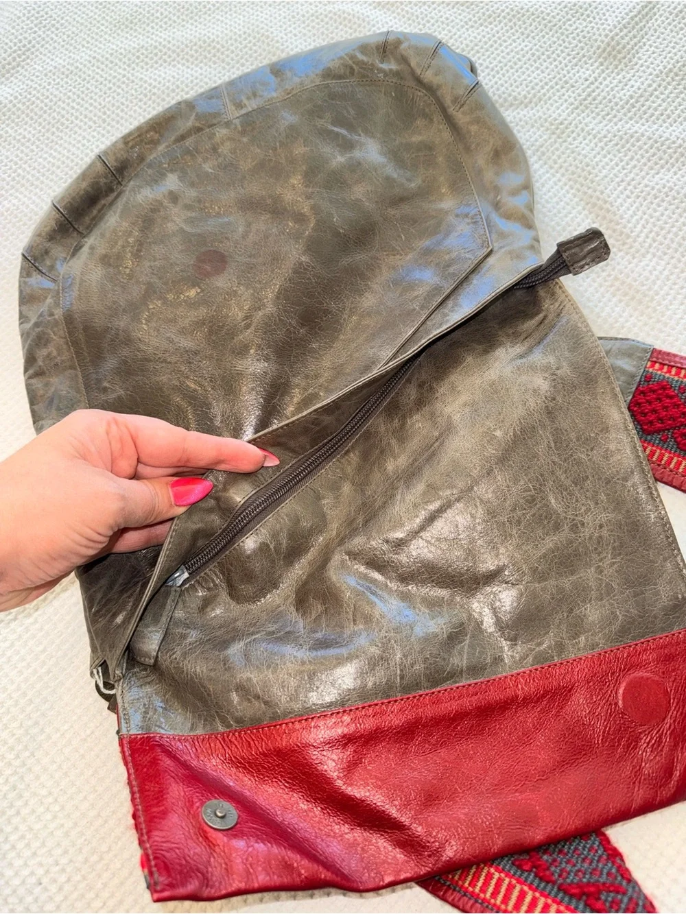 Limon Piel Shinye Leather Messenger Bag
